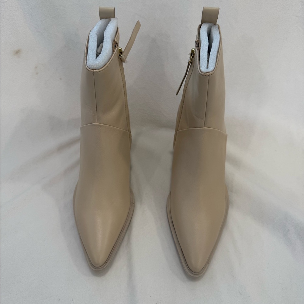 Seychelles Shining Star Cream Leather Pointed Toe Block Heel Bootie Size 9